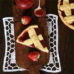 Crostata with strawberry compote