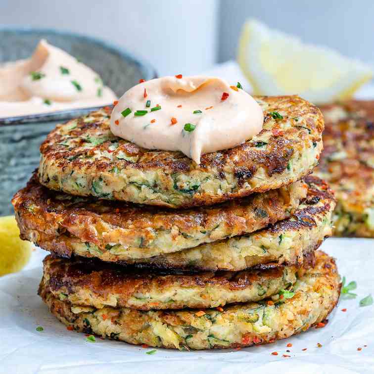 Cheesy Zucchini Fritters With Ranch Dip