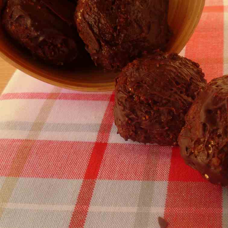 Chocolate strawberry energy balls