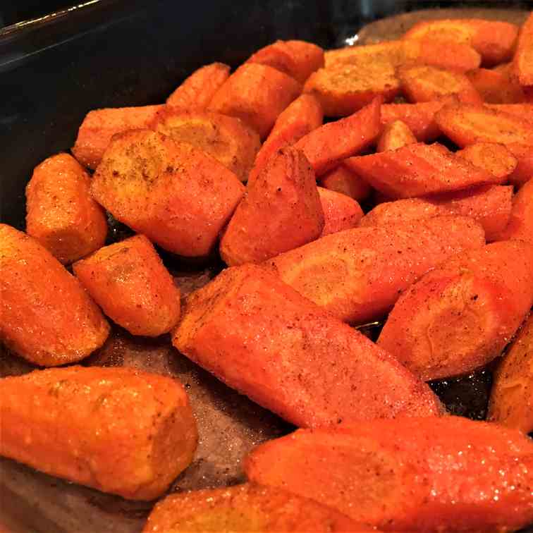 Sweet and Spicy Roasted Carrots