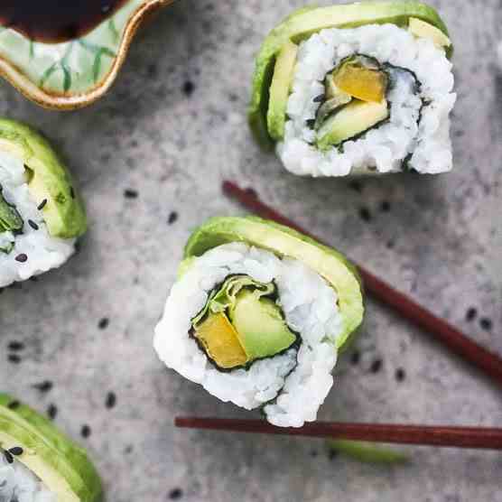 Avocado sushi roll