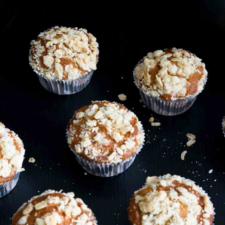 Pumpkin Spice Muffins with Oat Streusel