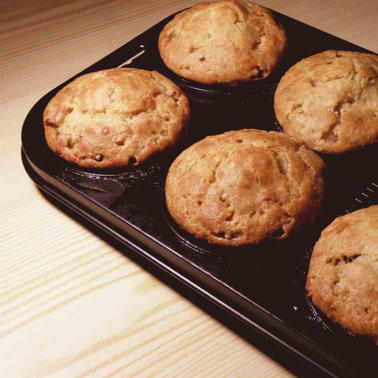 Healthy muffins with banana and nuts