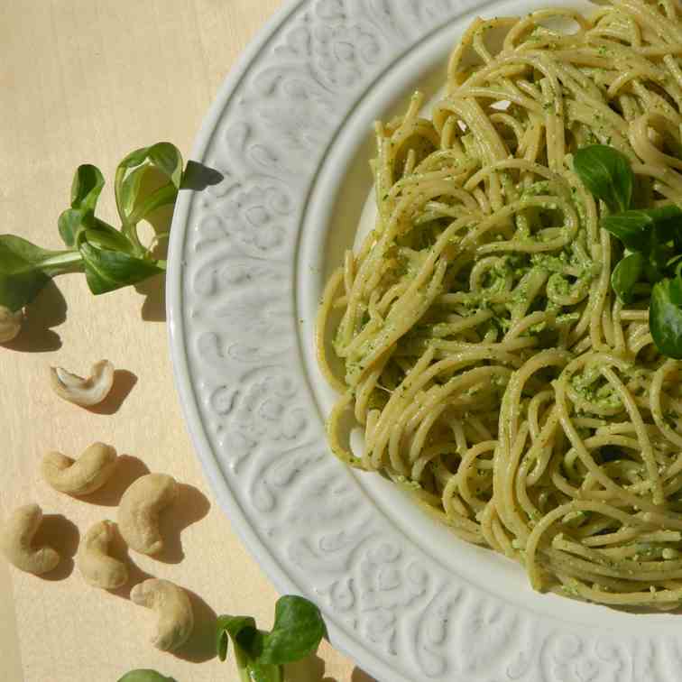 Valerian cashew pesto