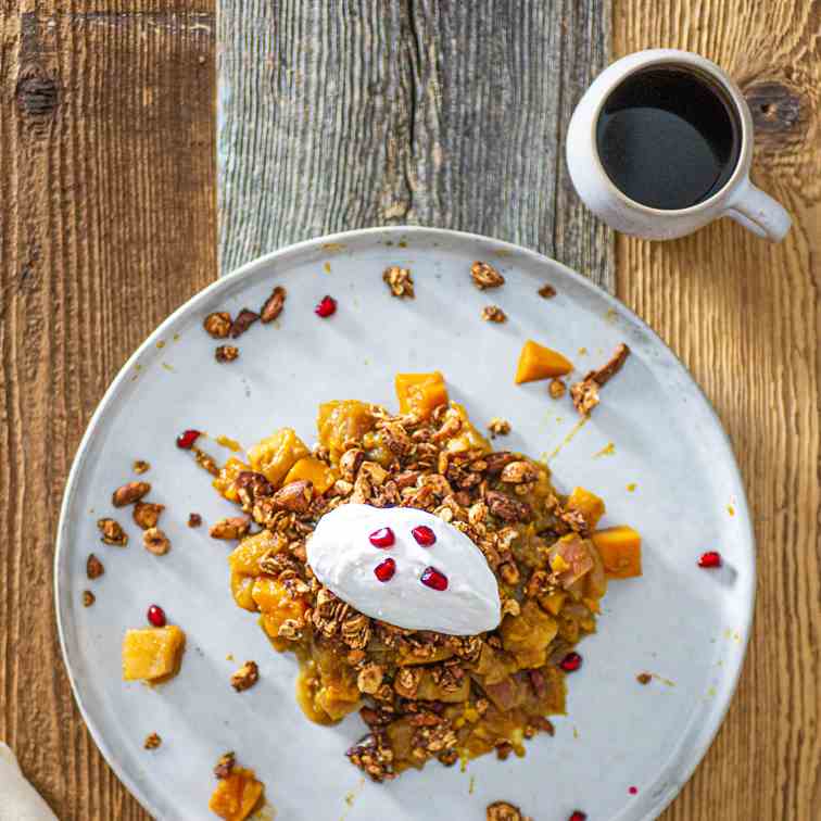 Granola Crumble with Apple-Pumpkin Compote