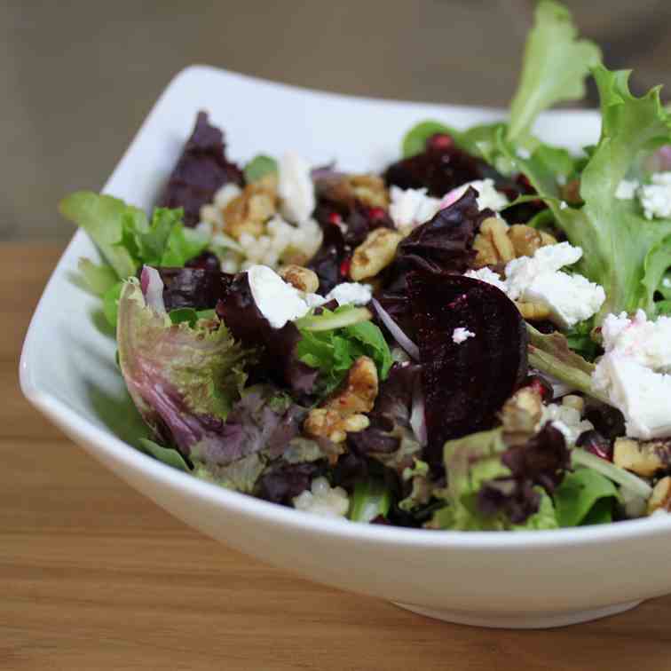 the perfect winter salad with pomegranite